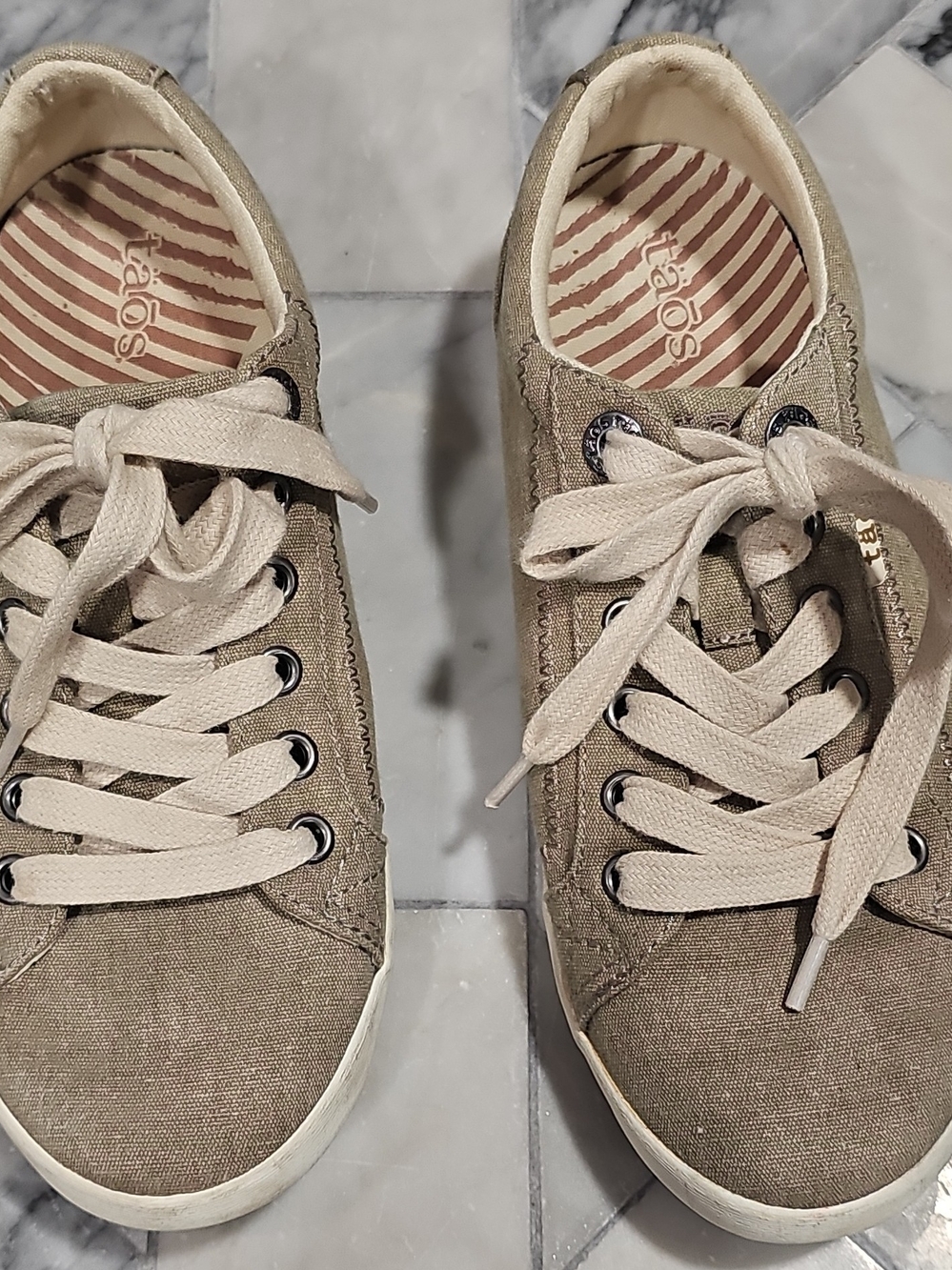 TAOS Women's Beige Canvas Lace-Up Sneakers Size 6.5